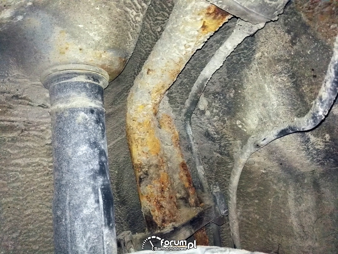 Spinki mocowania osłony rury wlewu paliwa, Toyota Yaris P9