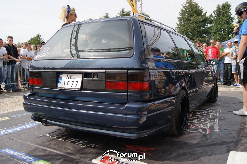 Volkswagen Passat kombi, tuning, tył zdjęcie Wojna