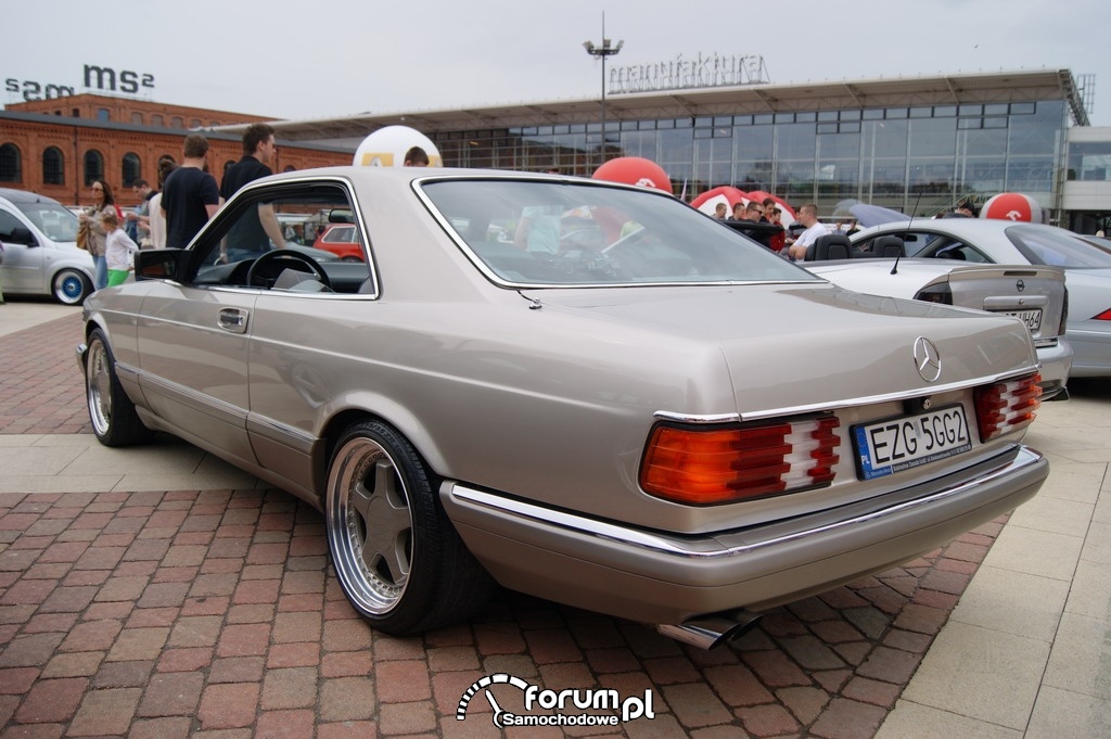 Mercedes W126 - 500SEC, tył auta