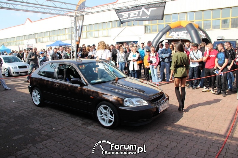Honda Civic przed publicznością