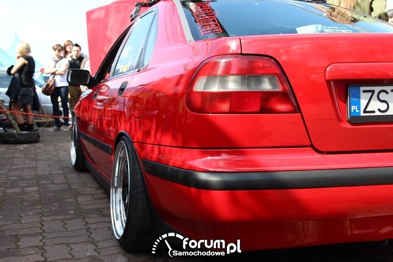 Volvo S40, polerowany rant alufelg