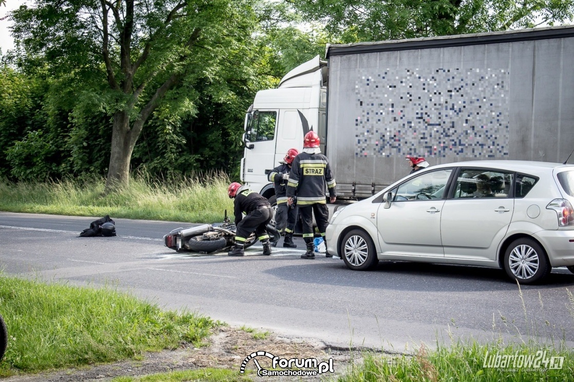 Wypadek motocyklisty w Lubartowie