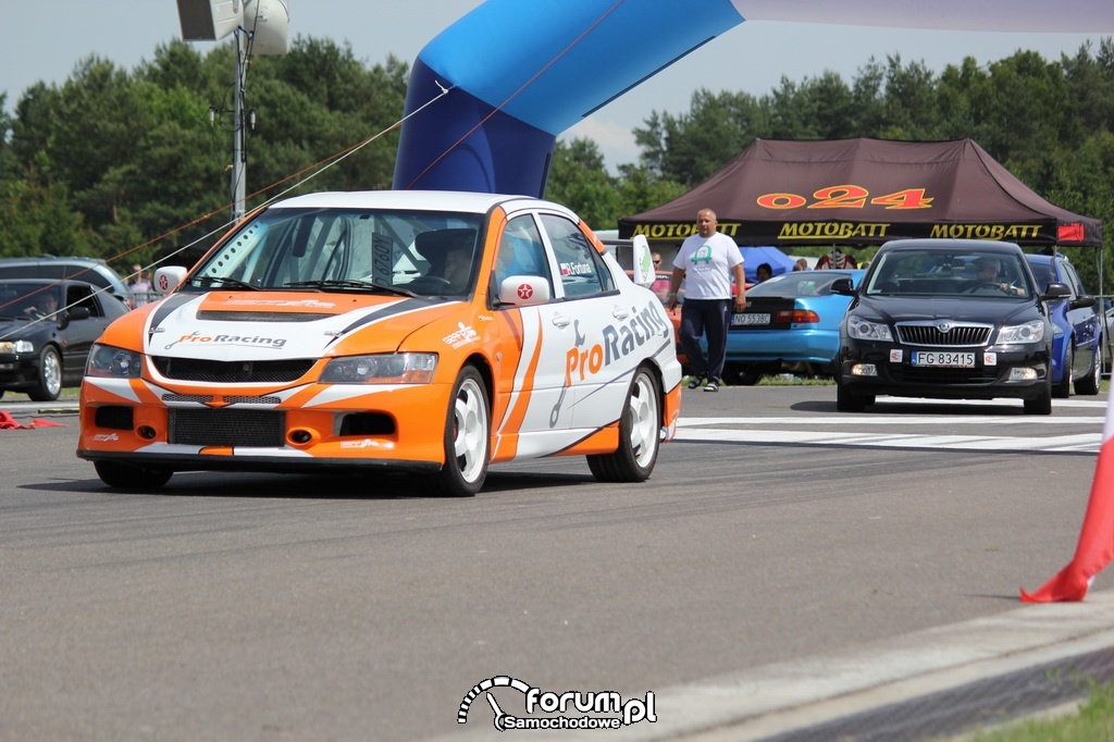 Mitsubishi Lancer EVO VIII, przed startem