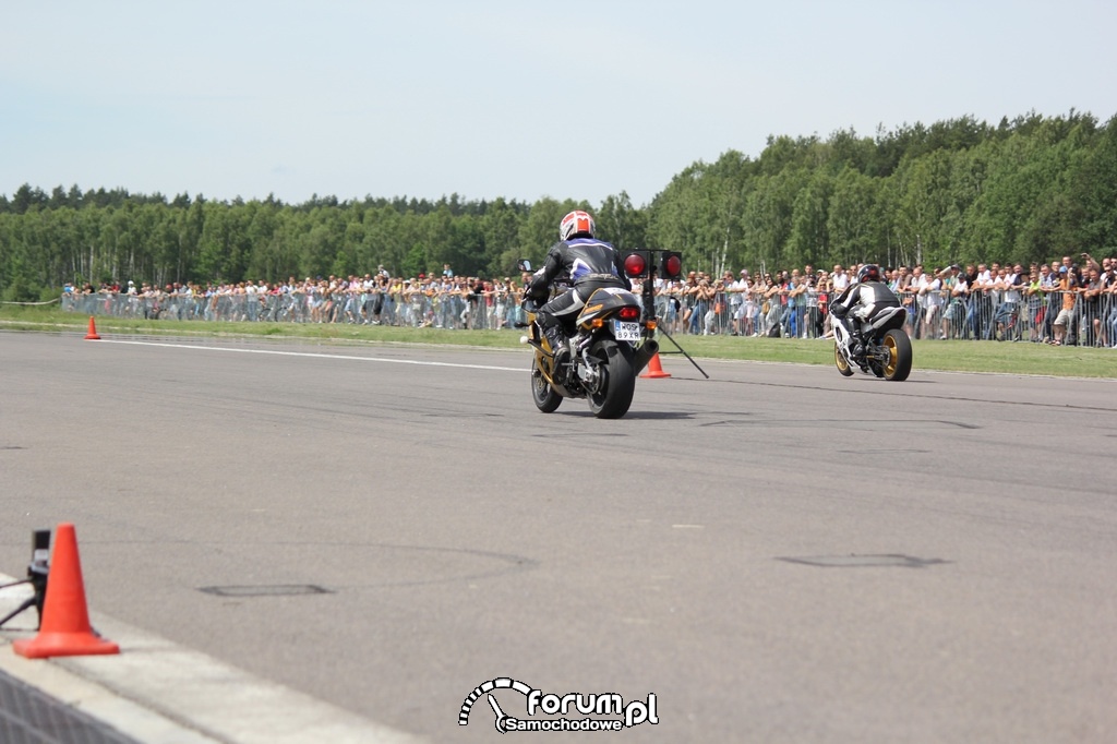 Suzuki GSX-R SRAD vs Suzuki GSX-R, 2