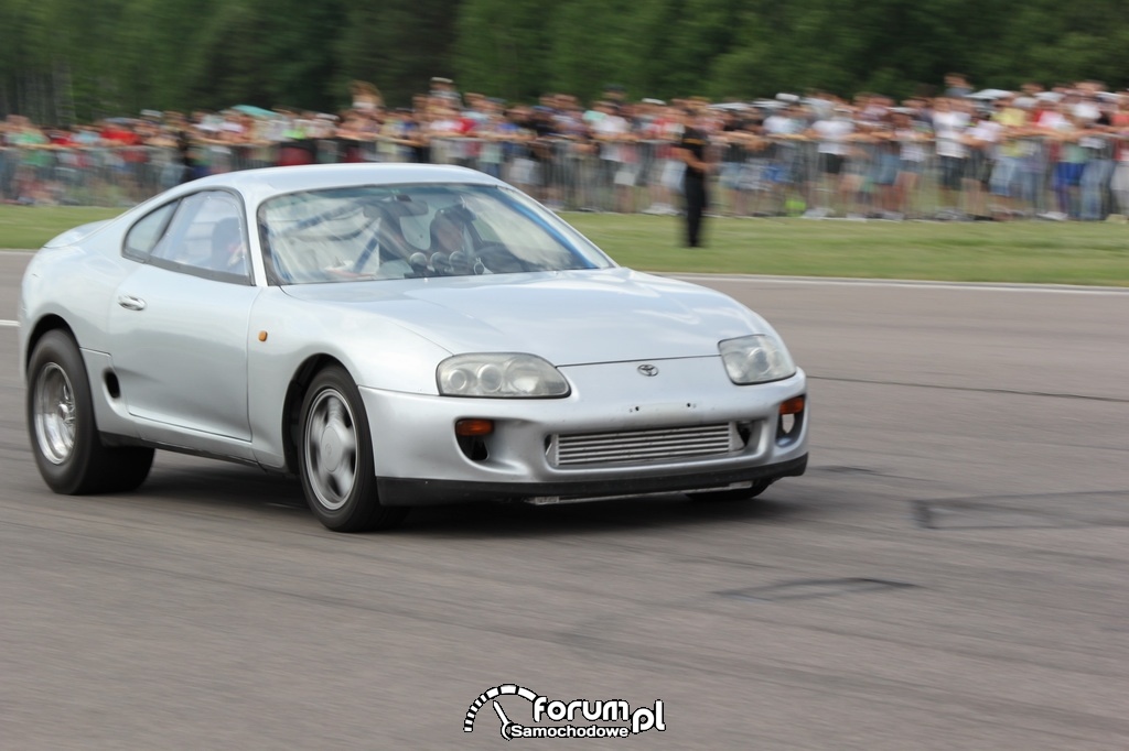 Toyota Supra, przód