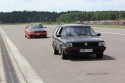 Volkswagen Passat, Nissan Skyline GTR, lotnisko