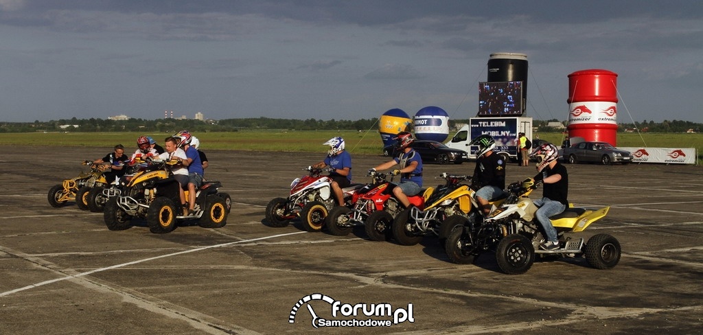 Quady - Samochód odrzutowy - Extremizer Motor Show, Lotnisko Rudniki 2012