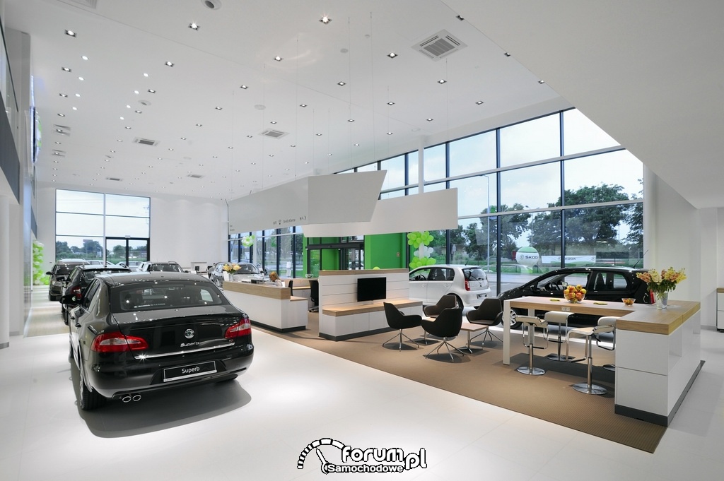 Wnętrze salonu Bohemia Motors w Warszawie, Salon Skoda