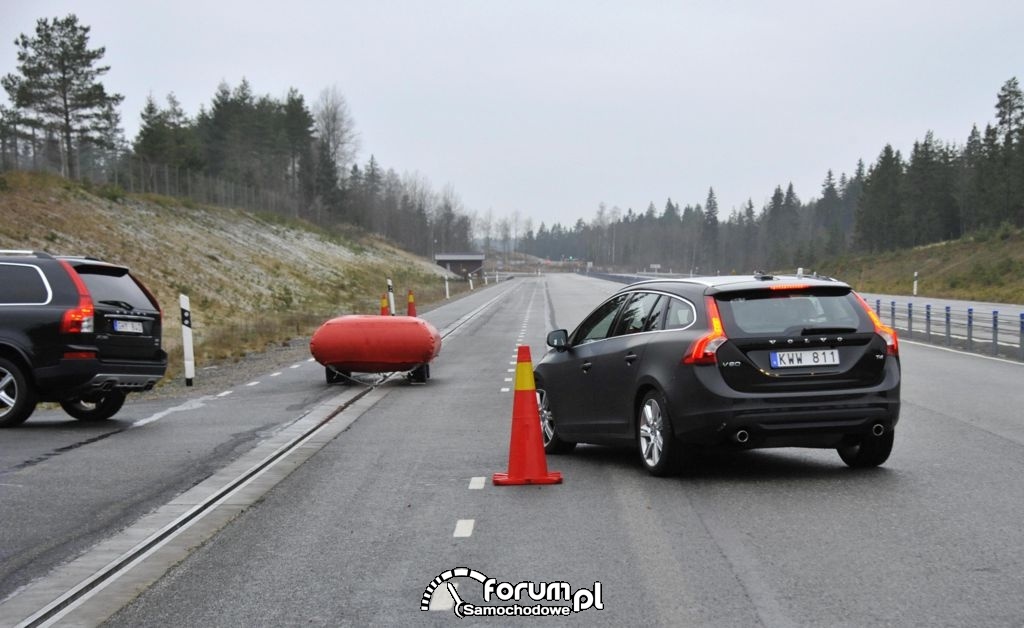 Wsparcie w pokonywaniu skrzyżowań, Volvo